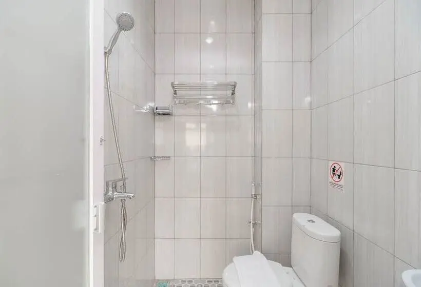 スタンダードルーム, Reddoorz Plus Near Rs Rk Charitas 2 Palembang