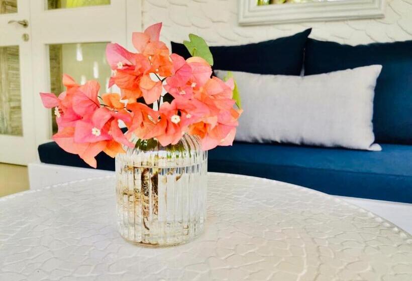 اتاق استاندارد با چشمانداز استخر, The Good Life Eco Lodges Serenity & Wellness Resort Adult Only