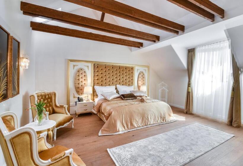 Quarto Deluxe, Michael S Palace