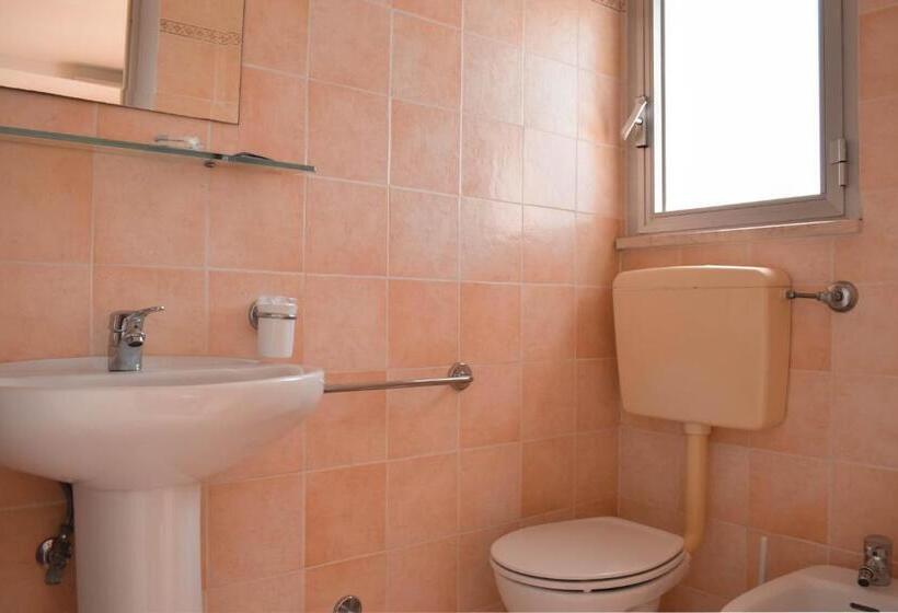 Quarto Triplo Estandar, Zeus