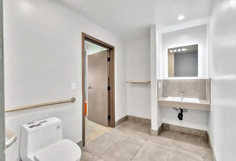 身障者適用スタンダードルーム, Exclusivo Inn And Suites