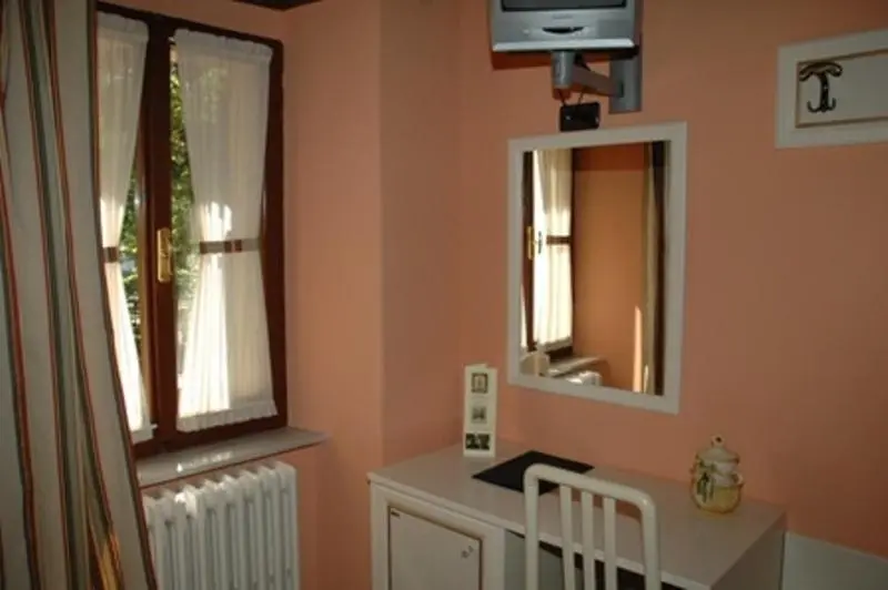 スタンダード４人部屋, Albergo Montenerone