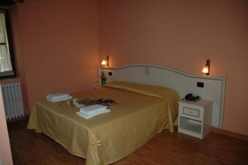 Четырехместный Номер Стандарт, Albergo Montenerone