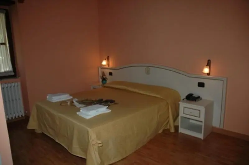 スタンダード４人部屋, Albergo Montenerone