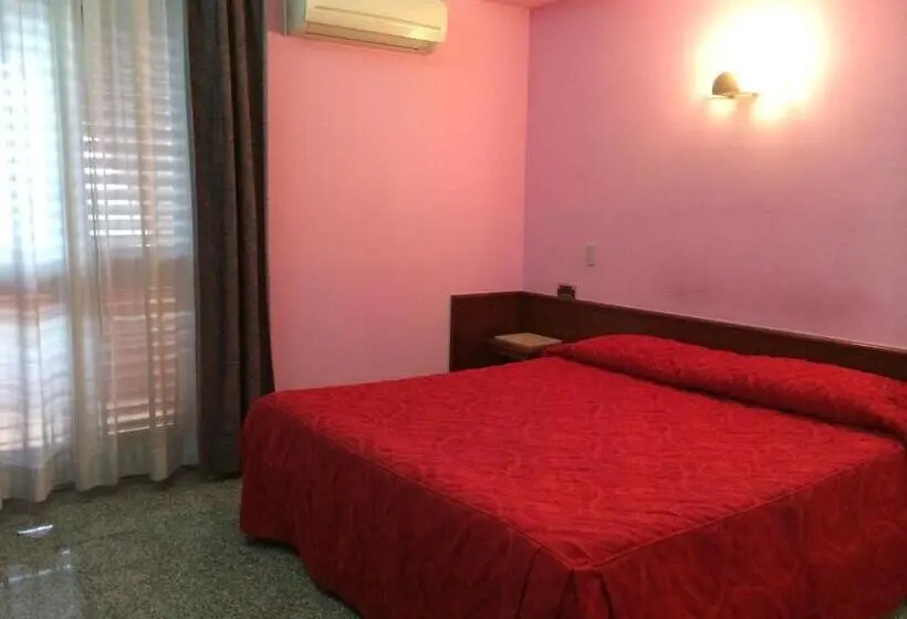 Standard-huone, Re Di Cuori
