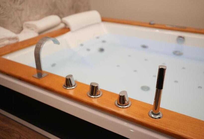 Люкс с гидромассажем, Re Di Cuori