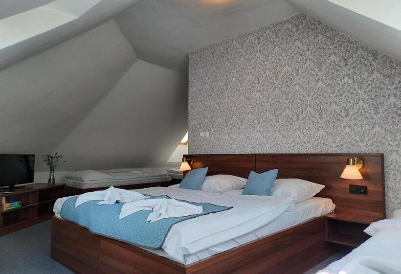 Family Suite, Vincent