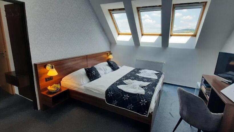 Номер Стандарт Трехместный, Vincent