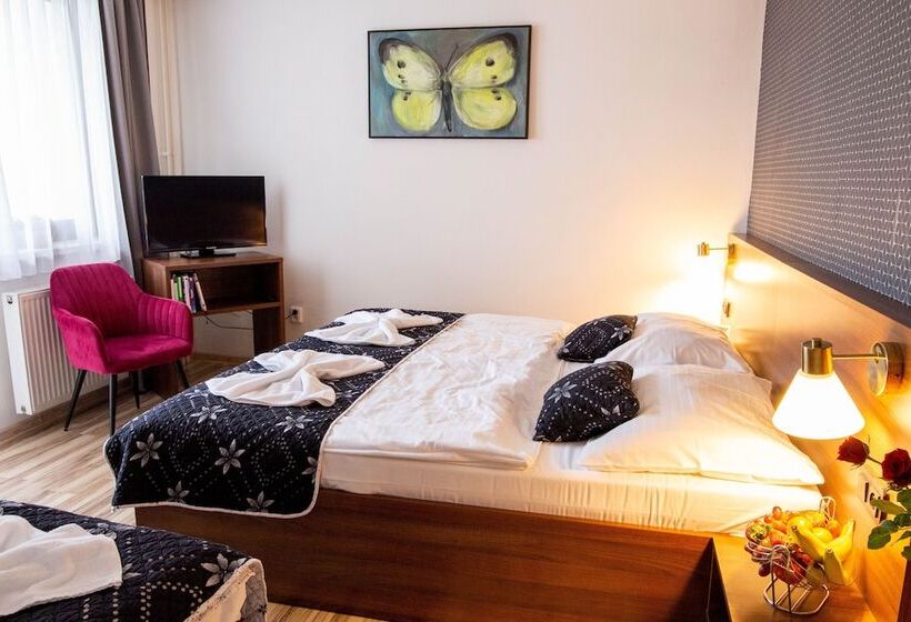 Standard Kolmen Hengen Huone Parveke, Vincent