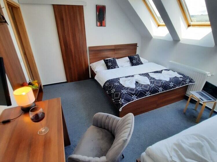 Номер Стандарт Трехместный, Vincent