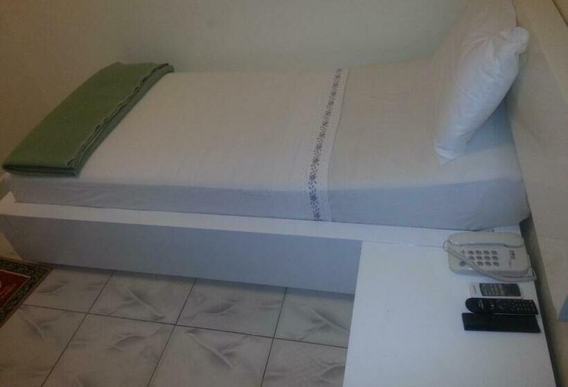 اتاق استاندارد یک نفره, Woodpecker Resort