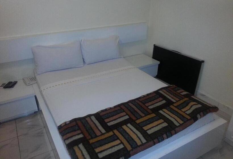 اتاق استاندارد, Woodpecker Resort