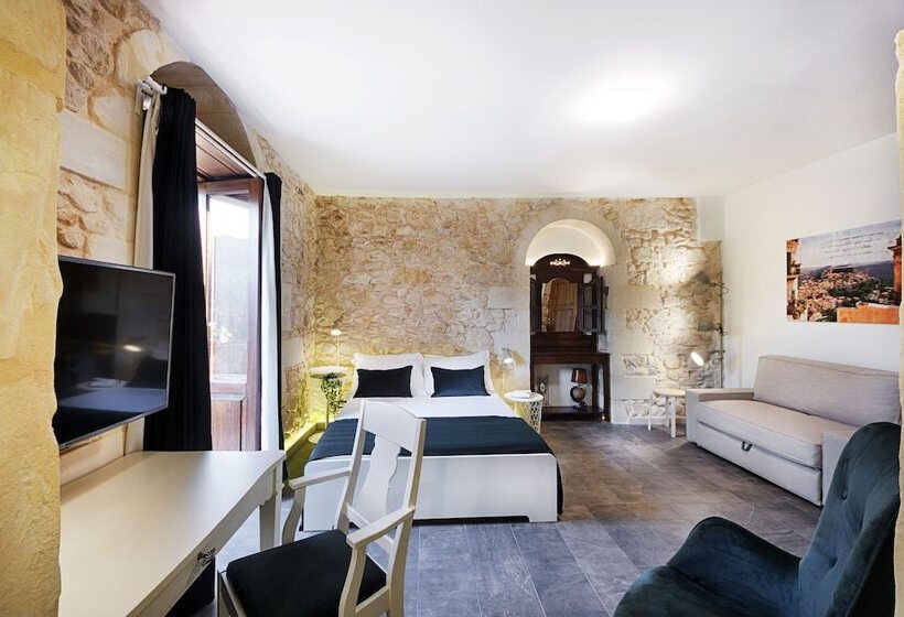 اتاق لوکس با بالکن, Centosedici Rooms