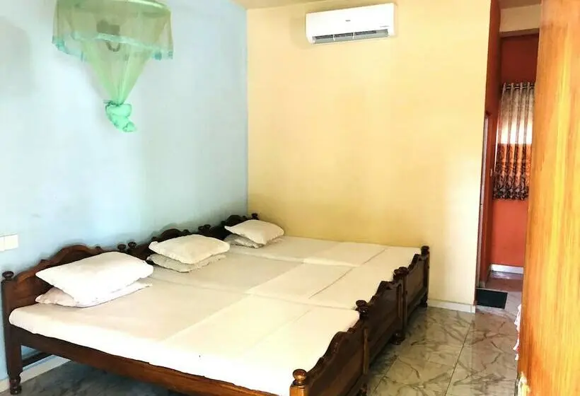 Habitació Triple Estàndard, Prasanna