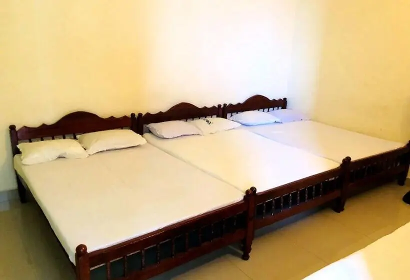 Habitació Triple Estàndard, Prasanna