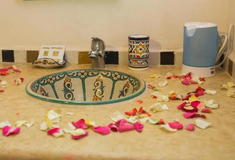 اتاق سوپریور با تخت بزرگ, Riad Zina Fes Elegance In The Heart Of Fes