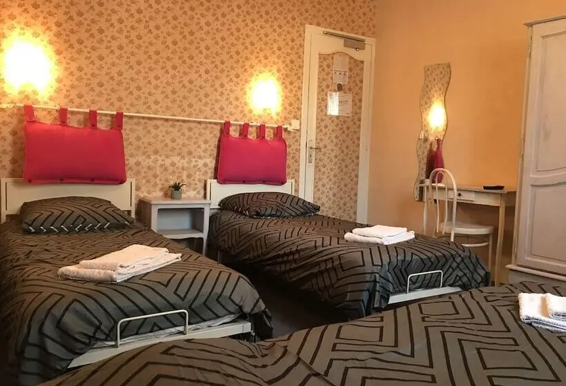 バス共有のスタンダードルーム, Hôtel Du Grand Chêne