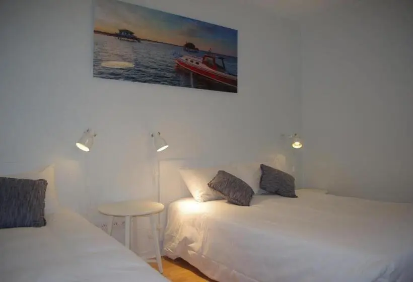 Standard Triple Room, Hôtel Rapin