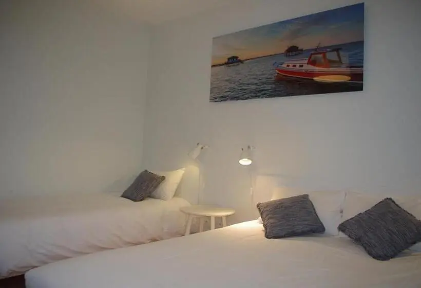 Standard Triple Room, Hôtel Rapin