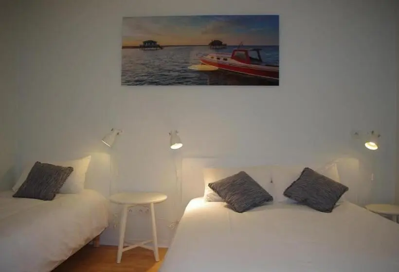 Standard Triple Room, Hôtel Rapin