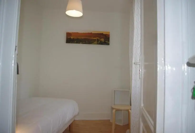 Standard Triple Room, Hôtel Rapin