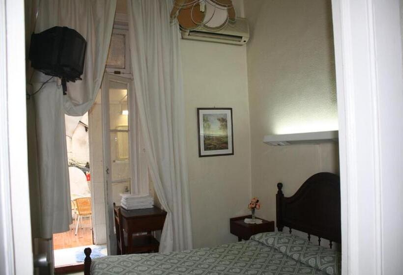 اتاق استاندارد یک نفره, Pensao Residencial Estrela Do Mondego