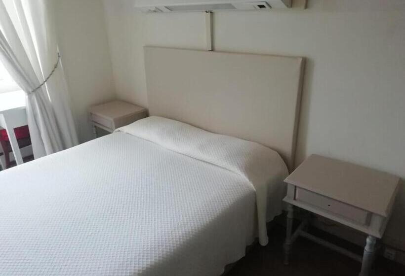 اتاق استاندارد با سرویس بهداشتی مشترک, Pensao Residencial Estrela Do Mondego