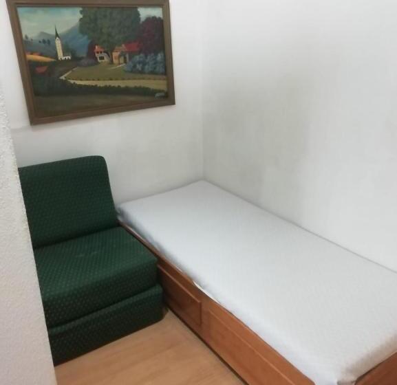 اتاق استاندارد با سرویس بهداشتی مشترک, Pensao Residencial Estrela Do Mondego