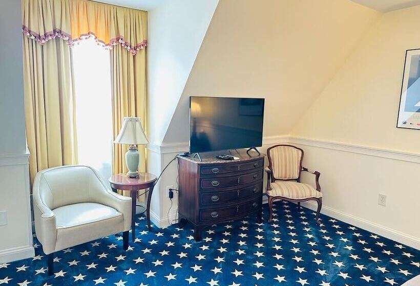 Люкс, America's Cup Inn Newport