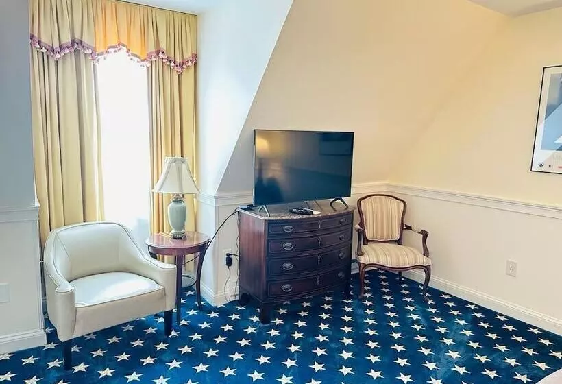 スイート, America's Cup Inn Newport
