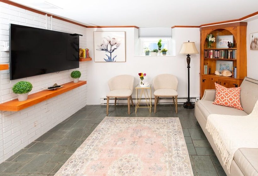 スタンダードスタジオ, America's Cup Inn Newport