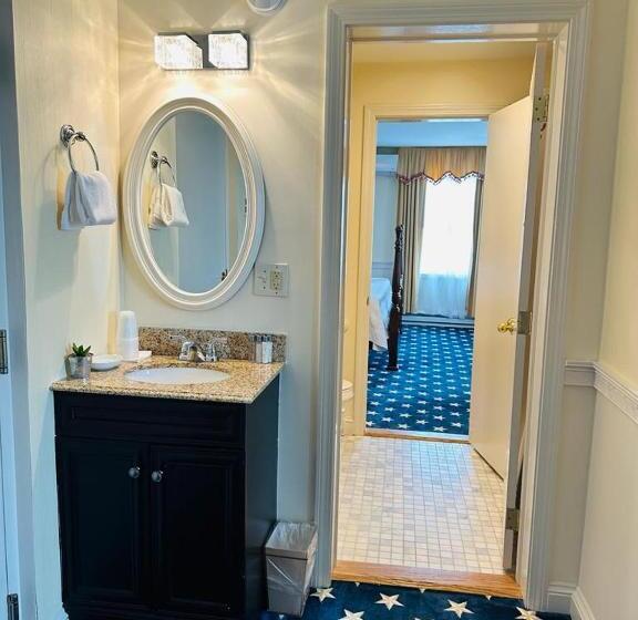 スイート, America's Cup Inn Newport