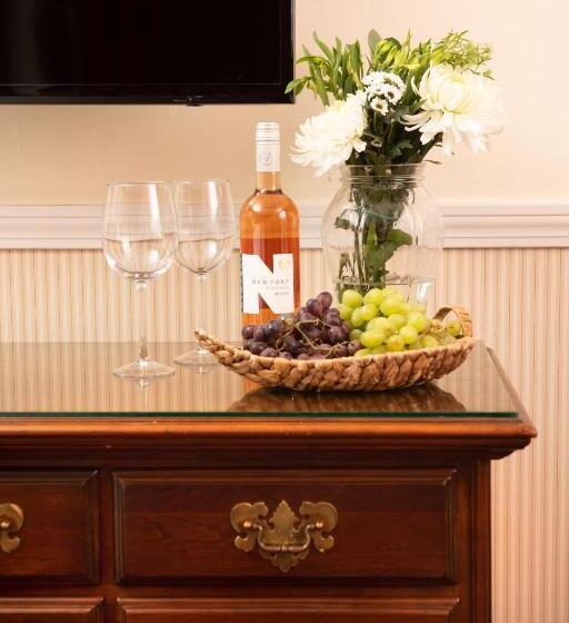 キングサイズベッドのデラックスルーム, America's Cup Inn Newport