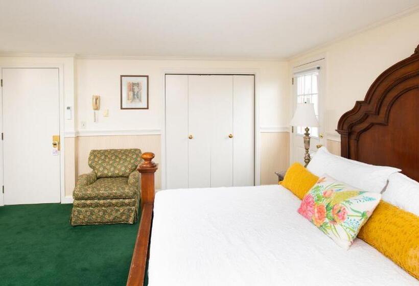 スタンダードスタジオ, America's Cup Inn Newport