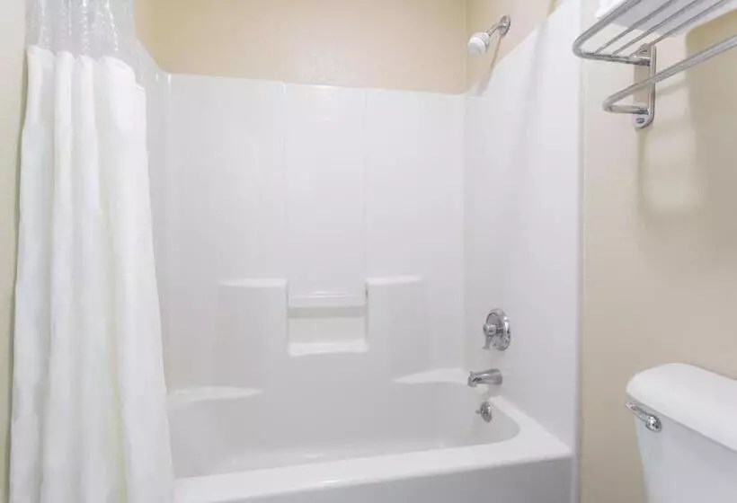 Standard-huone King-vuode, Days Inn By Wyndham Simpsonville