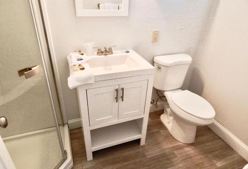 חדר סטנדרט עם מיטת קינג, Inn On The Hill