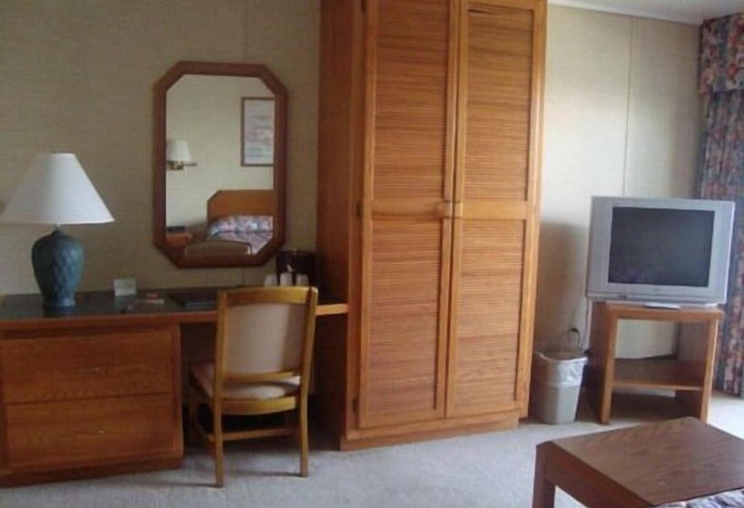 غرفة عائلية, Island Resort