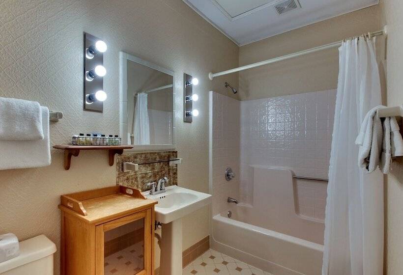 غرفة قياسية مطلّة علي النهر, Kingsley Inn