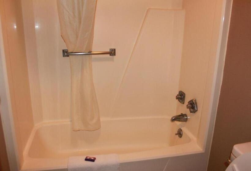 غرفه قياسيه سريرين مزدوجين, Knights Inn Indianapolis