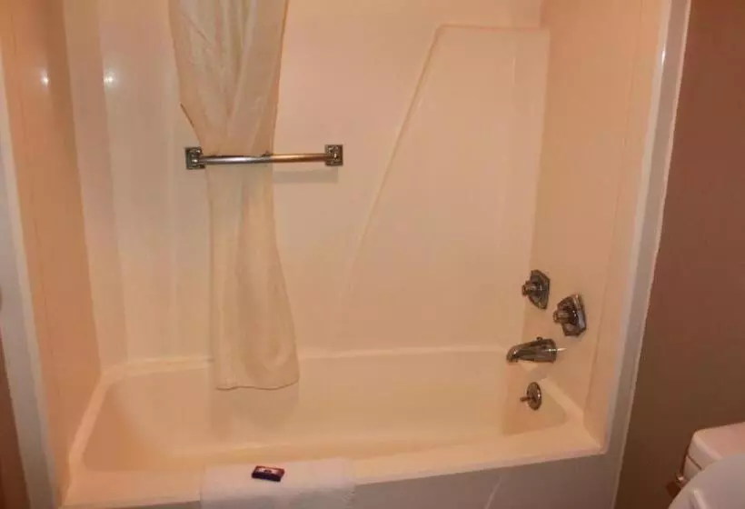 ２ダブルベッドのスタンダードルーム, Knights Inn Indianapolis