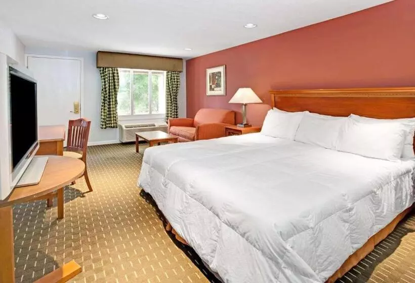 スタンダードシングルルーム, Knights Inn Indianapolis