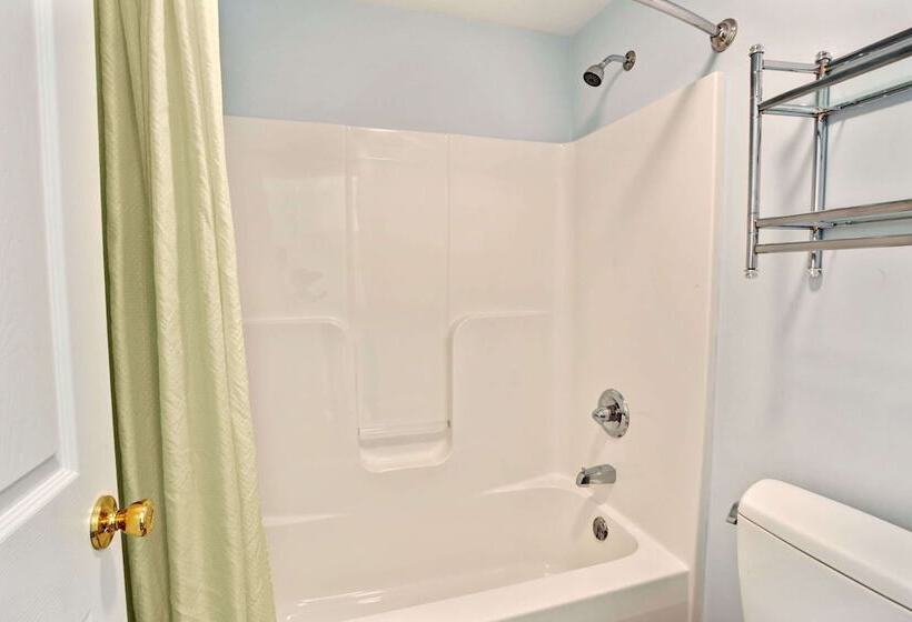 غرفه قياسيه سريرين مزدوجين, Knights Inn Indianapolis