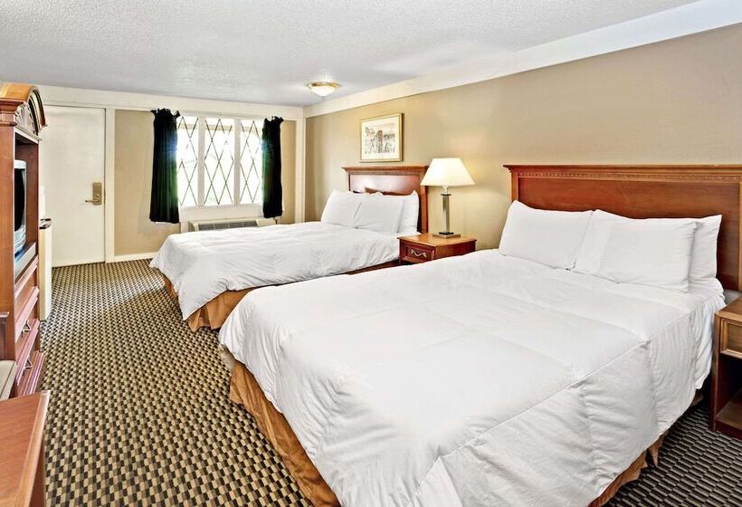 غرفه قياسيه سريرين مزدوجين, Knights Inn Indianapolis