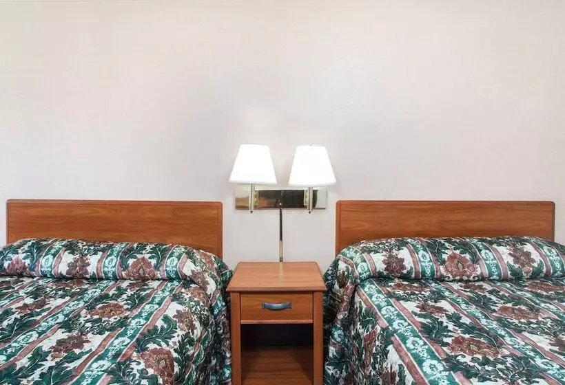 ２ダブルベッドのスタンダードルーム, Knights Inn Pittston