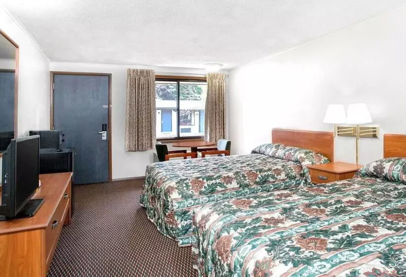 ２ダブルベッドのスタンダードルーム, Knights Inn Pittston