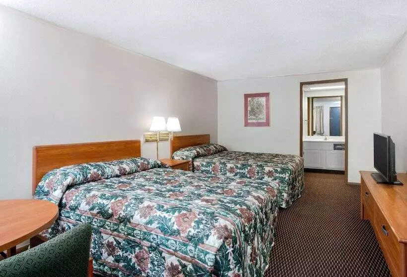２ダブルベッドのスタンダードルーム, Knights Inn Pittston