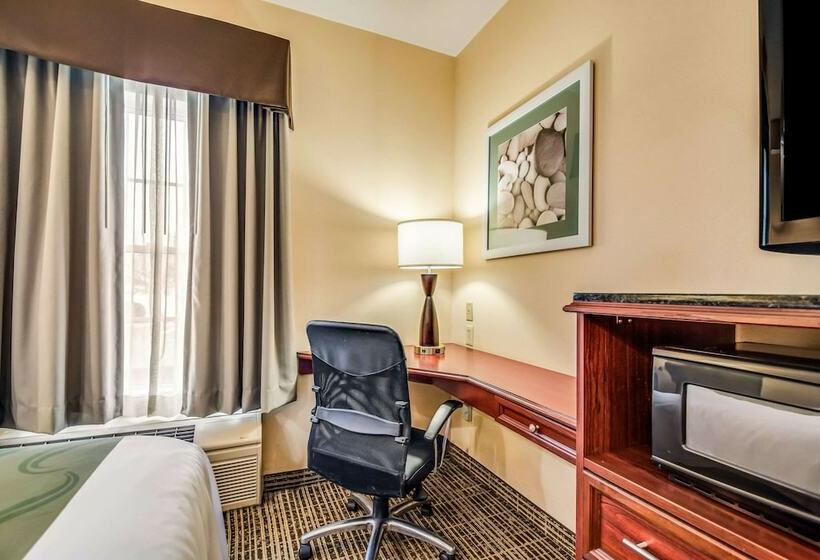 غرفه قياسيه سريرين مزدوجين, Quality Inn Oak Ridge