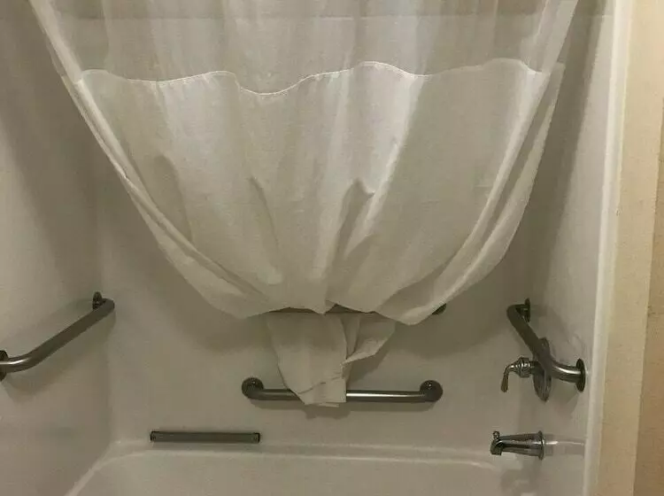 ２ダブルベッドのスタンダードルーム, Quality Inn Oak Ridge