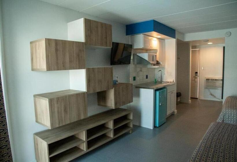 풀장 전망 디럭스 룸, The Jolly Roger Motel