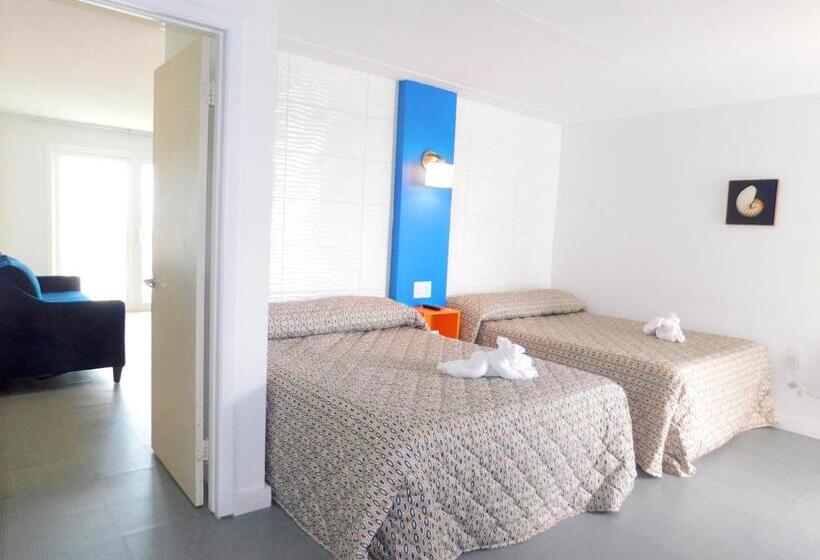 바다 전망 스위트, The Jolly Roger Motel